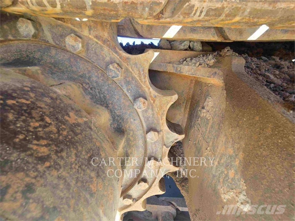 Komatsu PC220LC Vikšriniai ekskavatoriai