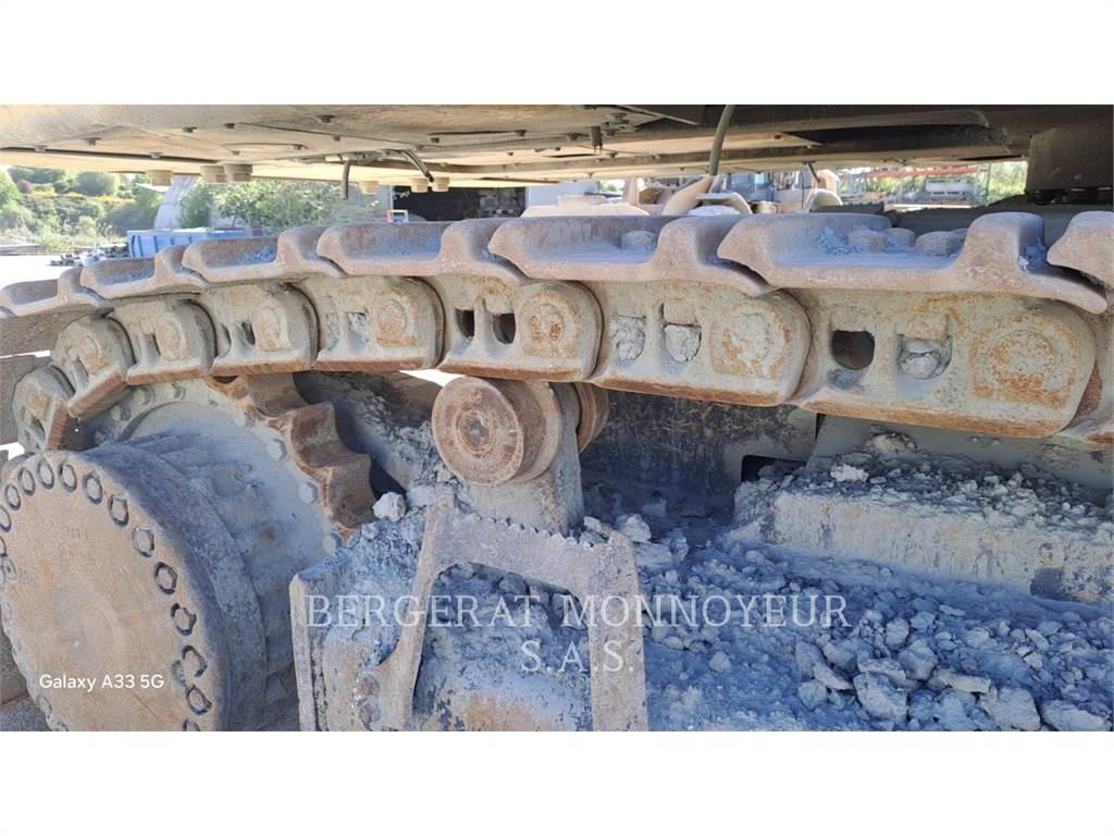 Komatsu PC700LC Vikšriniai ekskavatoriai