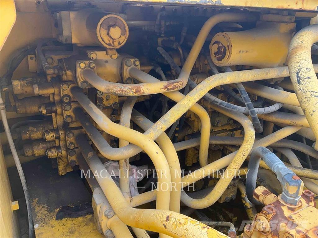Komatsu PC750 Vikšriniai ekskavatoriai
