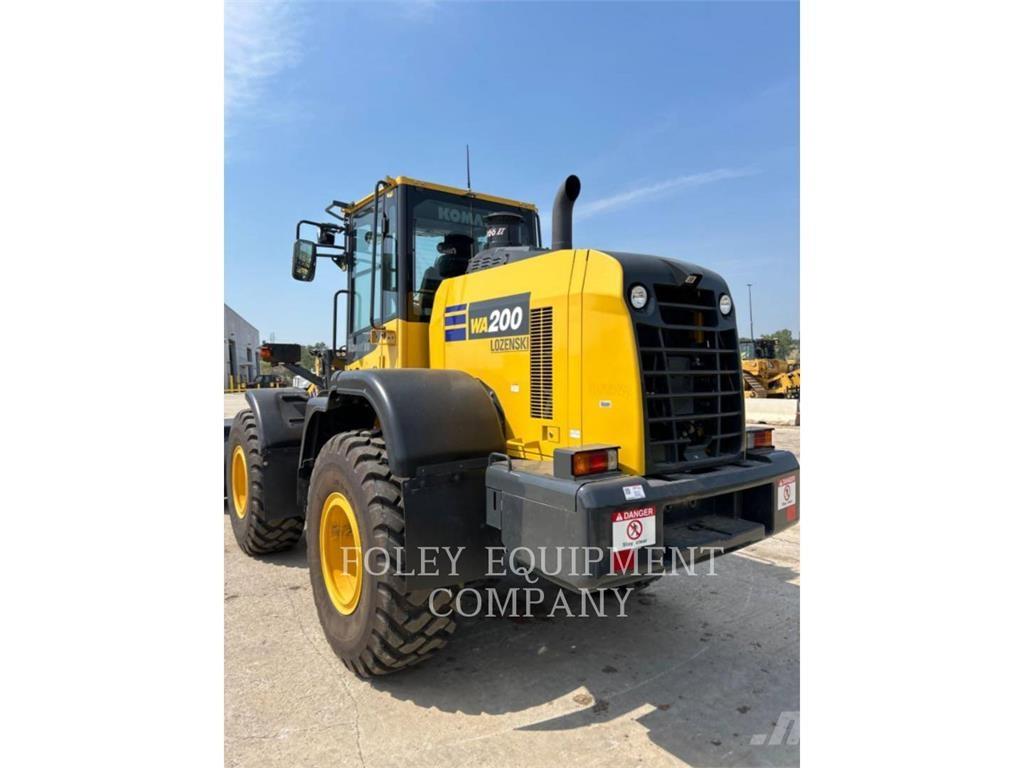 Komatsu WA200-8 Naudoti ratiniai krautuvai