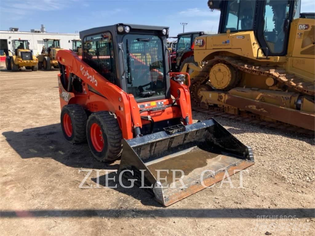 Kubota SSV65 Krautuvai su šoniniu pasukimu