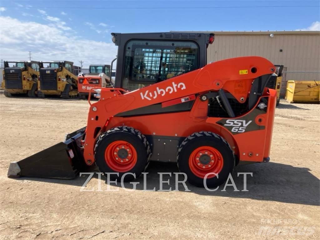 Kubota SSV65 Krautuvai su šoniniu pasukimu