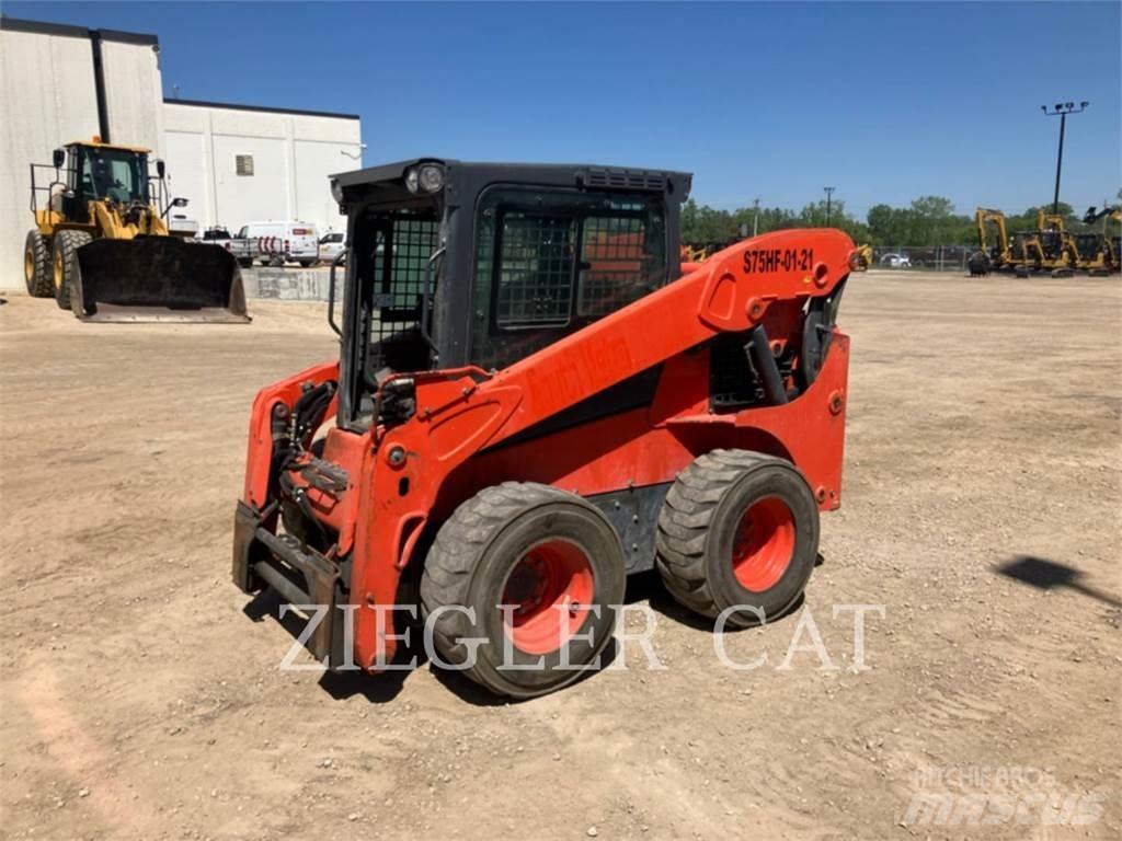 Kubota SSV75 Krautuvai su šoniniu pasukimu