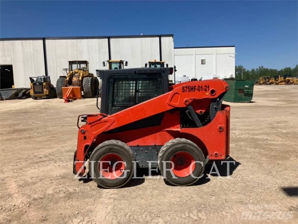 Kubota SSV75 Krautuvai su šoniniu pasukimu
