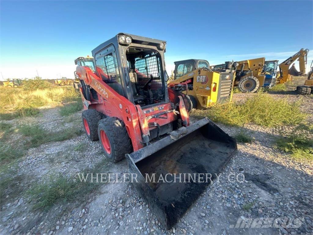 Kubota SSV75 Krautuvai su šoniniu pasukimu