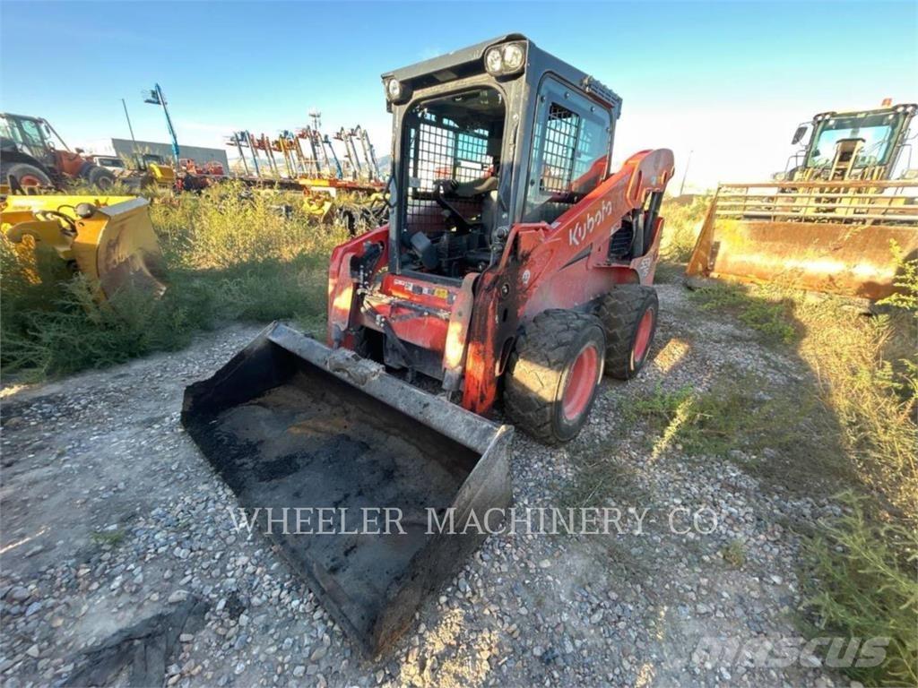 Kubota SSV75 Krautuvai su šoniniu pasukimu