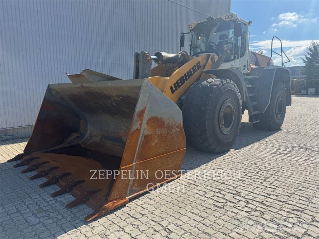 Liebherr L586 Naudoti ratiniai krautuvai