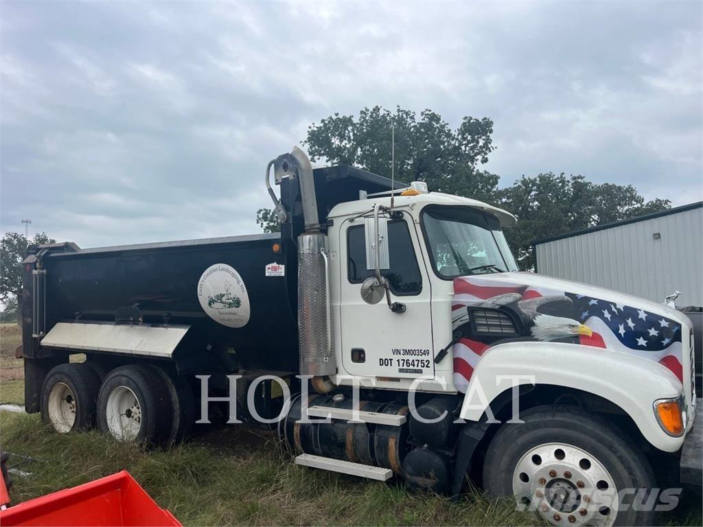 Mack GRANITE CV713 Kita