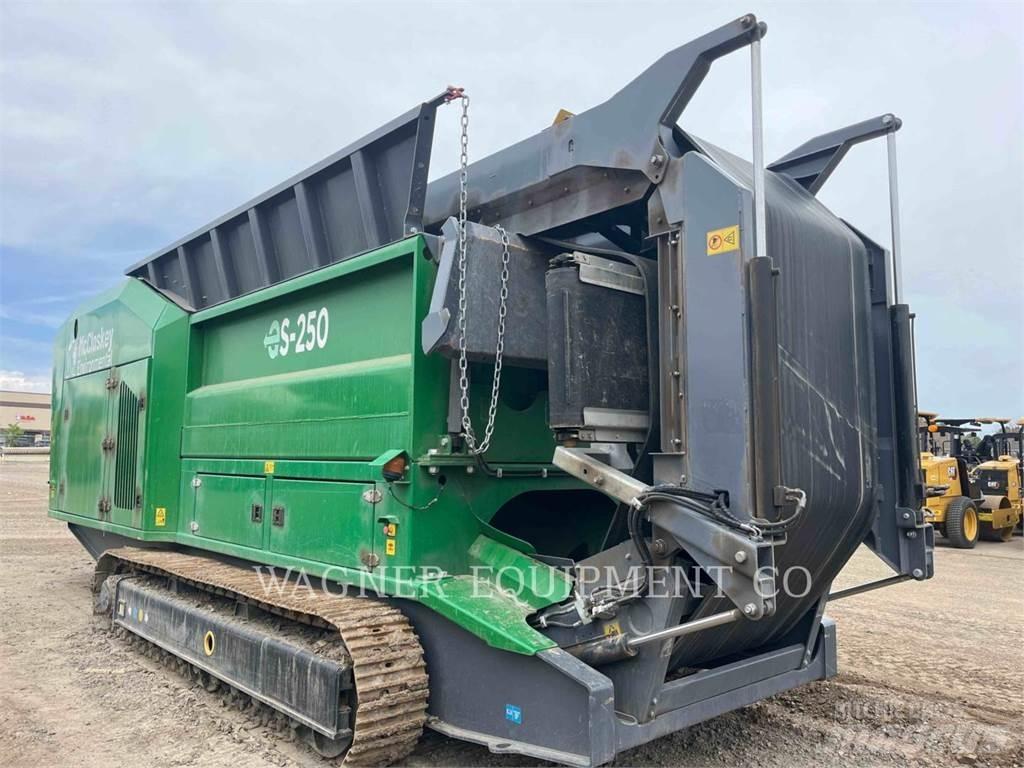 McCloskey ES250 Trupintuvai