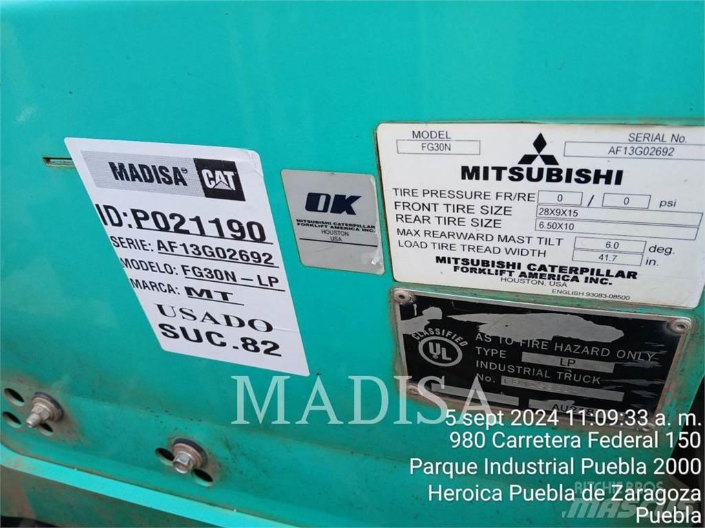 Mitsubishi FG30N-LP Šakiniai krautuvai - Kita