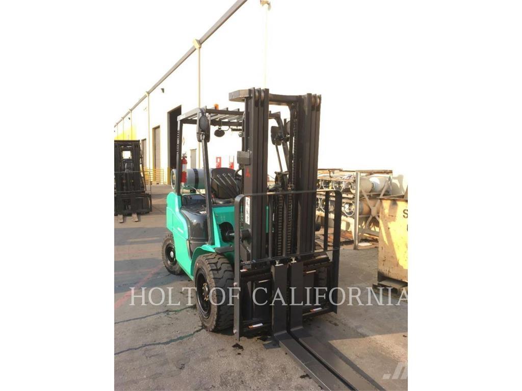 Mitsubishi FG30N5-LE Šakiniai krautuvai - Kita