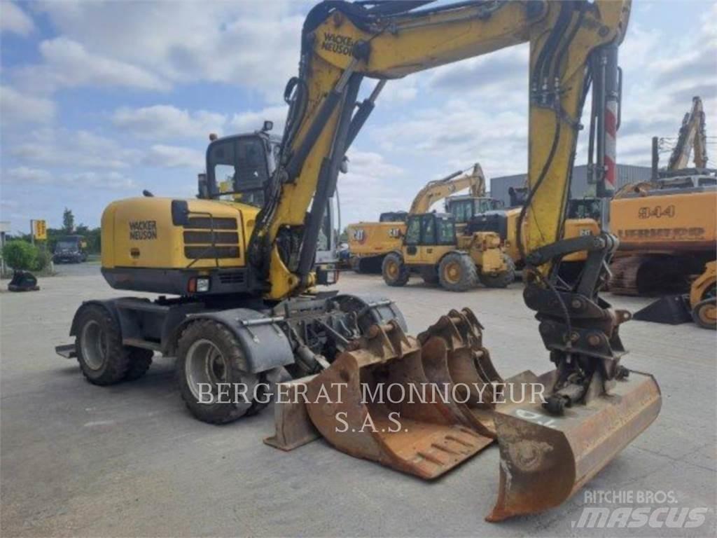 Neuson EW100 Ratiniai ekskavatoriai