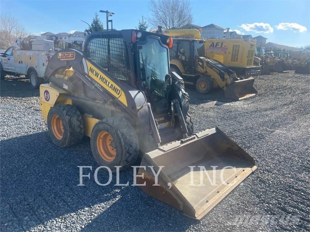 New Holland L223 Krautuvai su šoniniu pasukimu