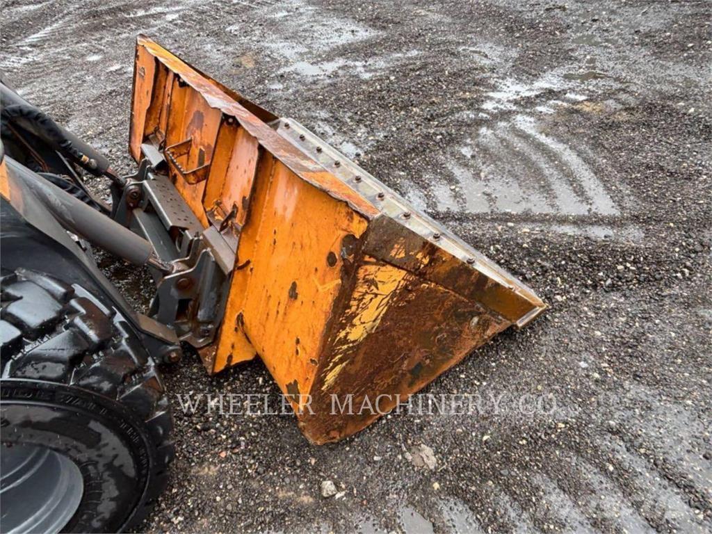 New Holland L328 SSL Krautuvai su šoniniu pasukimu