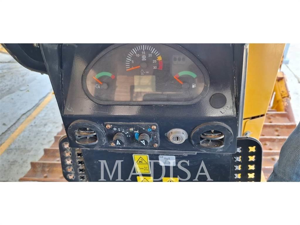 SEM MACHINERY SEM822D Vikšriniai buldozeriai