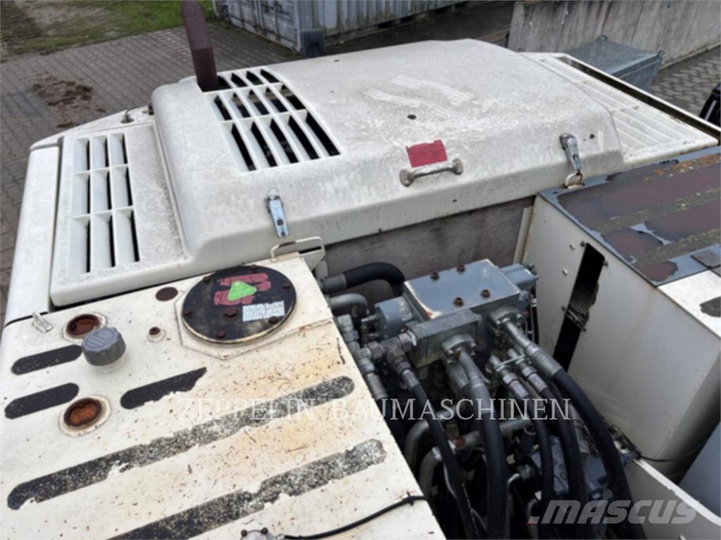 Terex TC225LC Vikšriniai ekskavatoriai