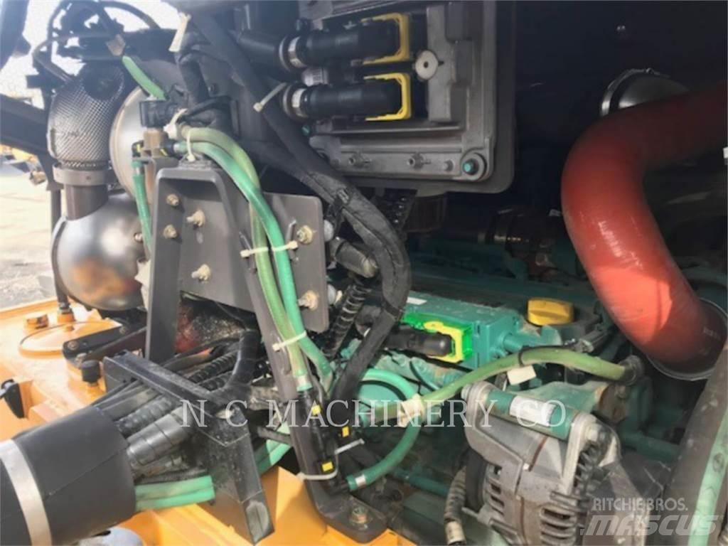 Volvo DD120C Asfalto klotuvai
