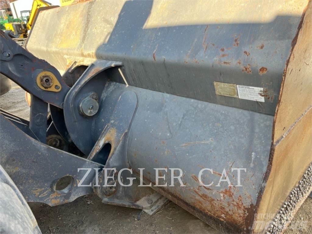 Volvo L220E Naudoti ratiniai krautuvai