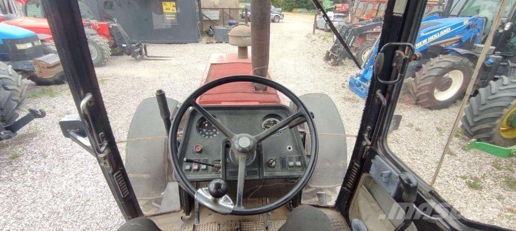 Case IH 1255 XL Traktoriai