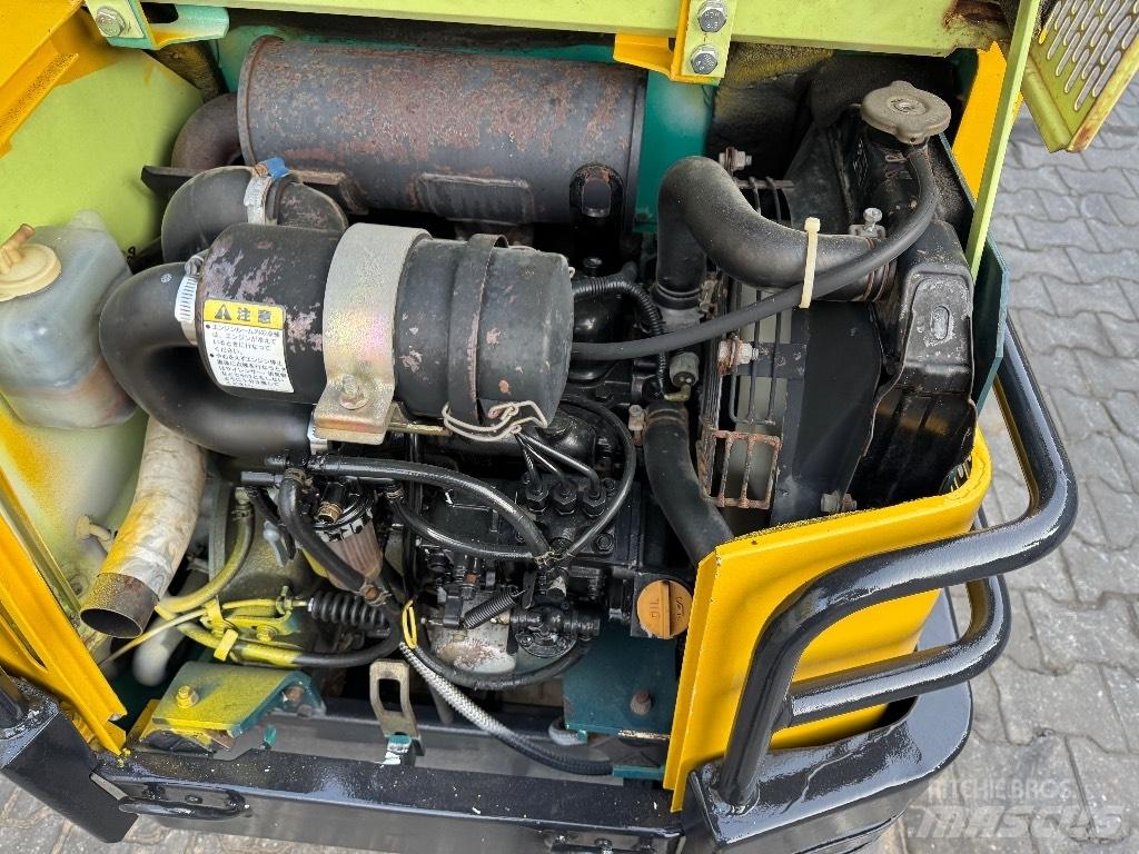 Yanmar B12 Mini ekskavatoriai < 7 t