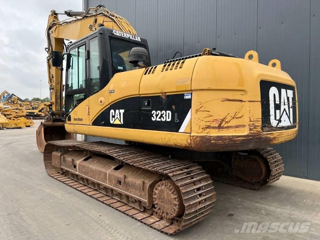 CAT 323D L Vikšriniai ekskavatoriai