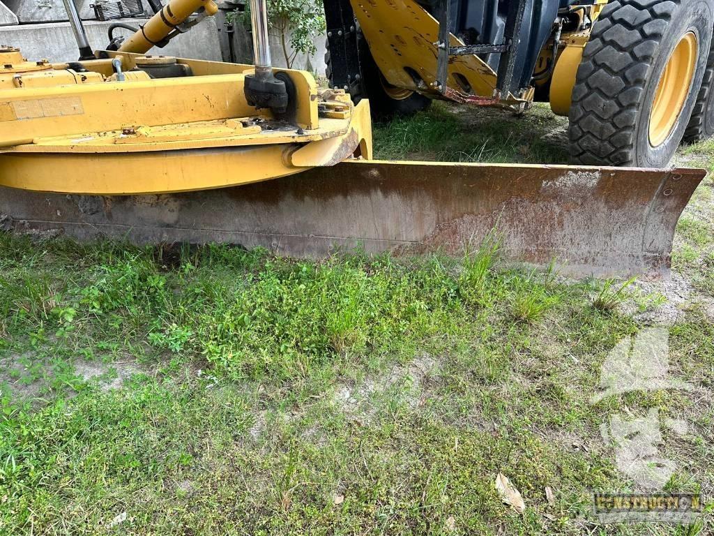 CAT 12 M Greideriai