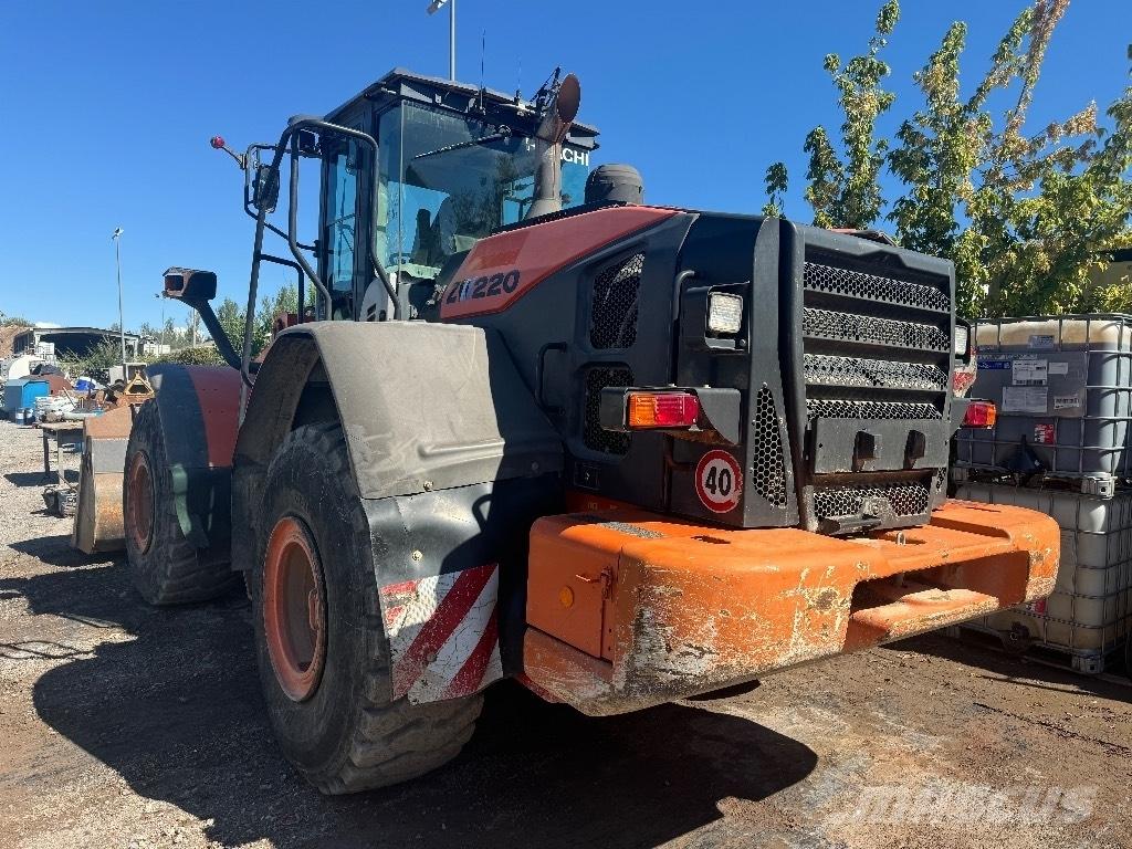 Hitachi ZW 220-3 Naudoti ratiniai krautuvai