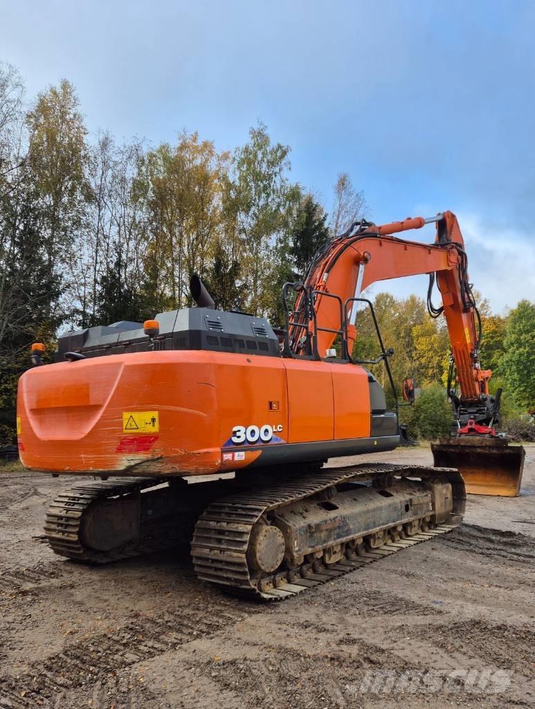 Hitachi ZX 300 LC-6 Vikšriniai ekskavatoriai
