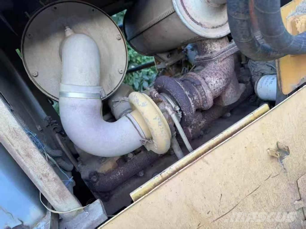 Shantui SD12 Vikšriniai buldozeriai