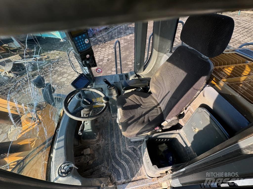 Liebherr L 556 Naudoti ratiniai krautuvai