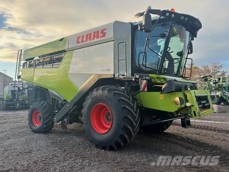 CLAAS LEXION 5400 Derliaus nuėmimo kombainai