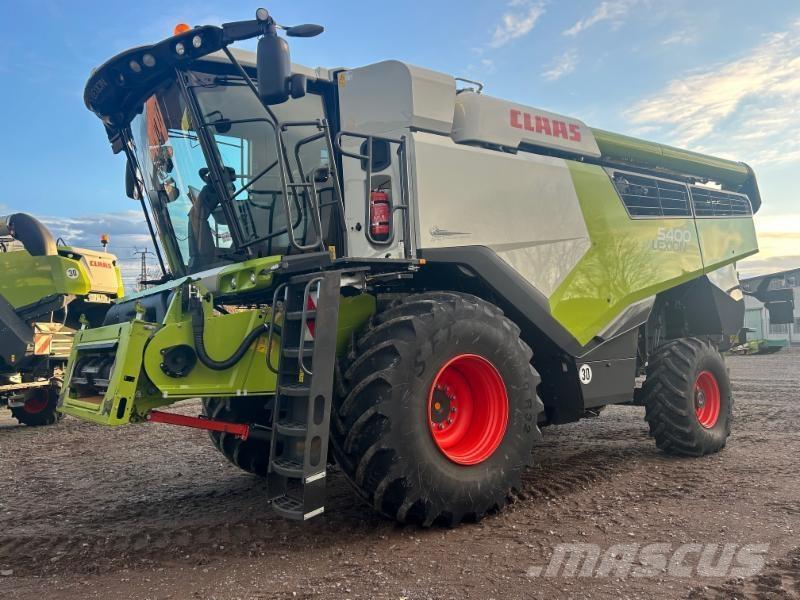 CLAAS LEXION 5400 Derliaus nuėmimo kombainai