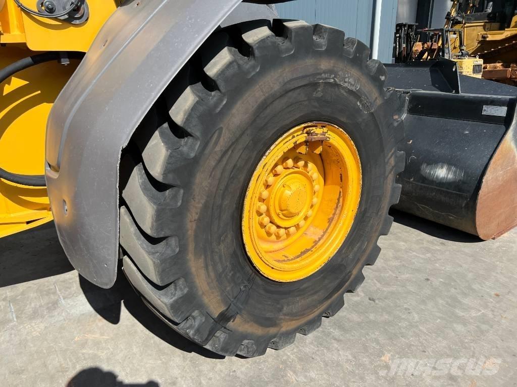 Volvo L90H Naudoti ratiniai krautuvai