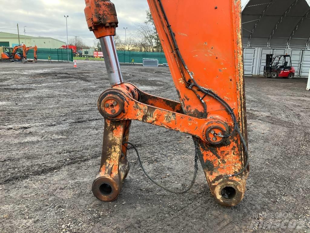 Hitachi ZX670LCH-5B Vikšriniai ekskavatoriai