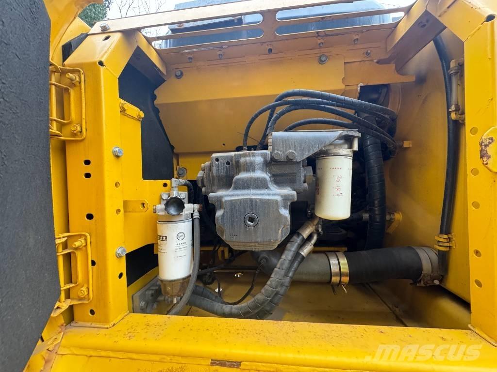 Komatsu PC 210 LCD-8 Vikšriniai ekskavatoriai