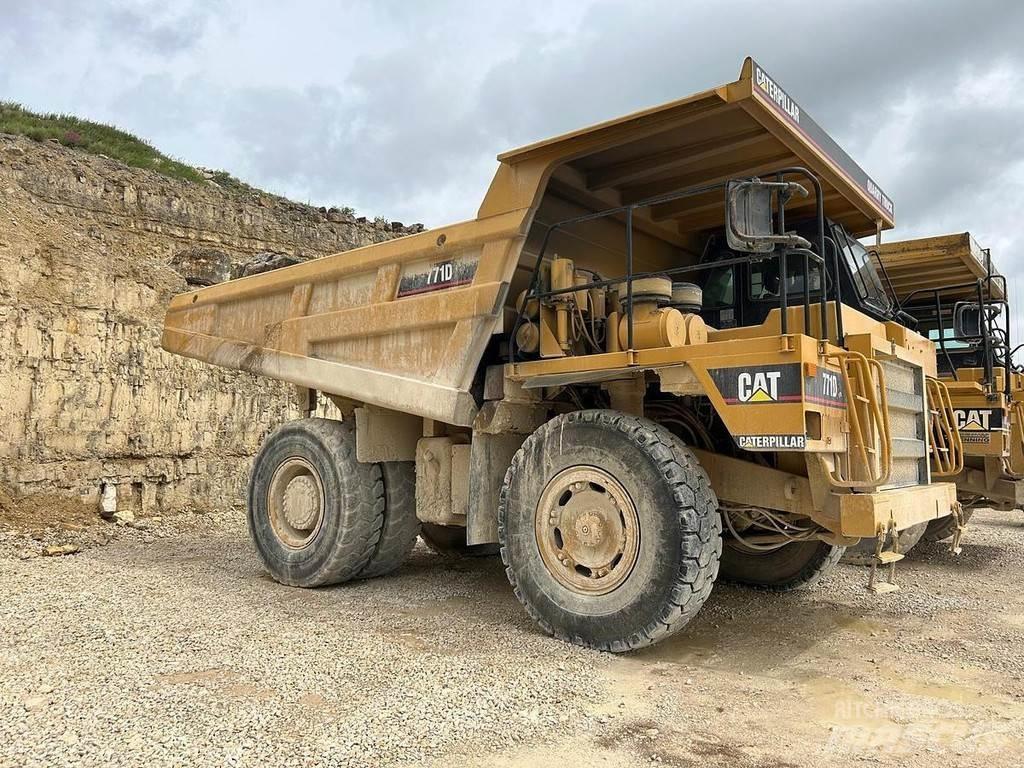 CAT 771D Statybiniai savivarčiai sunkvežimiai
