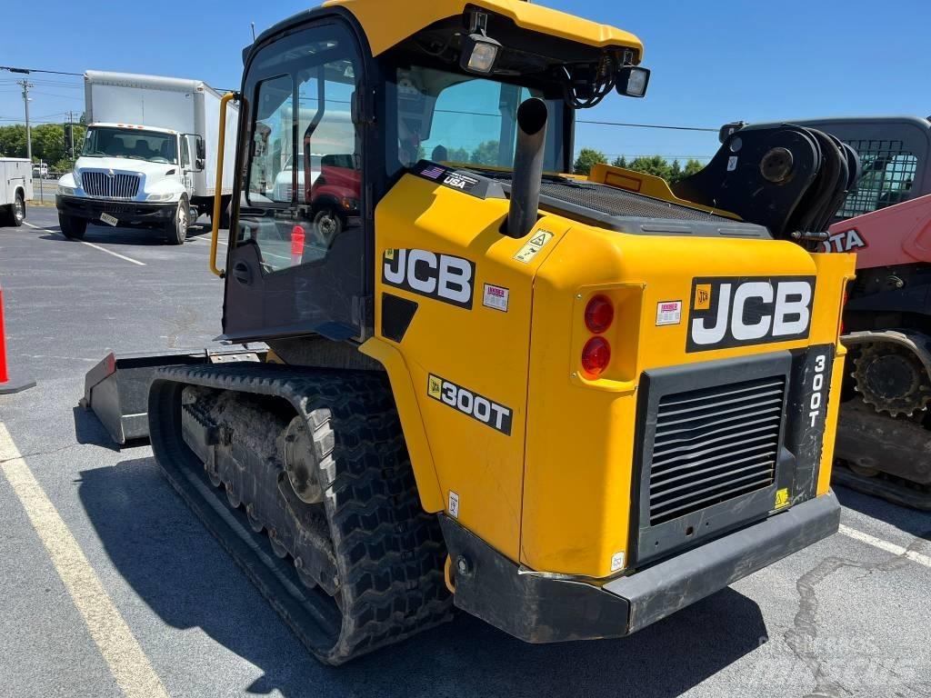 JCB 300 T Krautuvai su šoniniu pasukimu