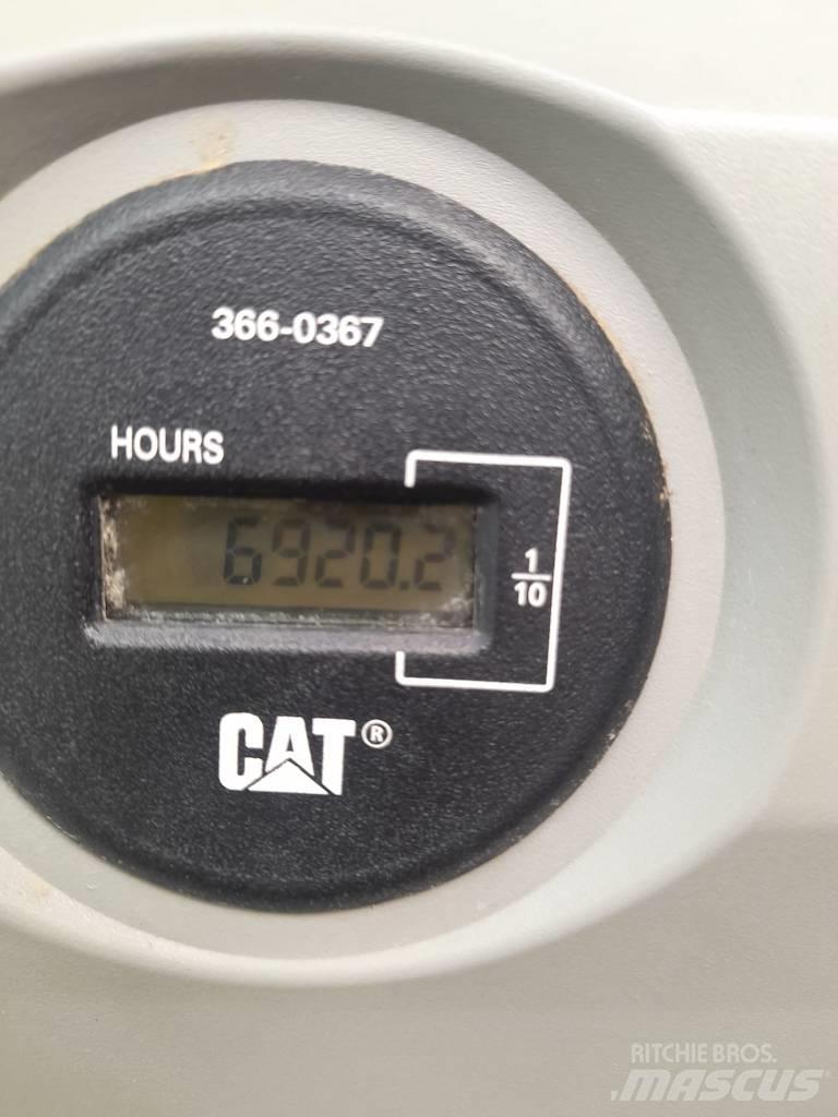 CAT 326 F Vikšriniai ekskavatoriai