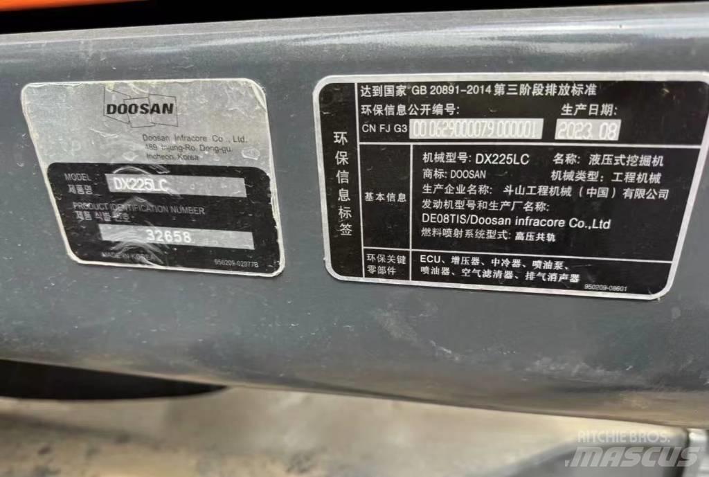 Doosan DX 225 Vikšriniai ekskavatoriai