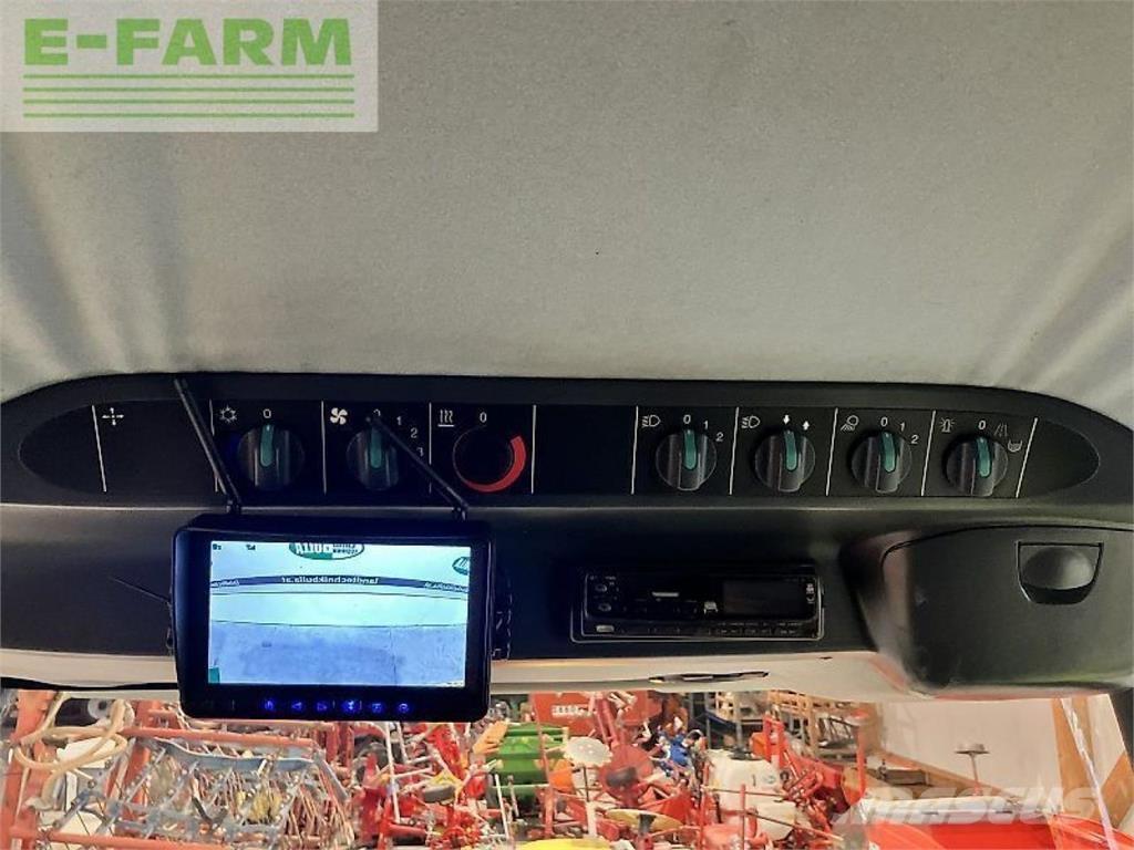 CLAAS medion 330 Derliaus nuėmimo kombainai