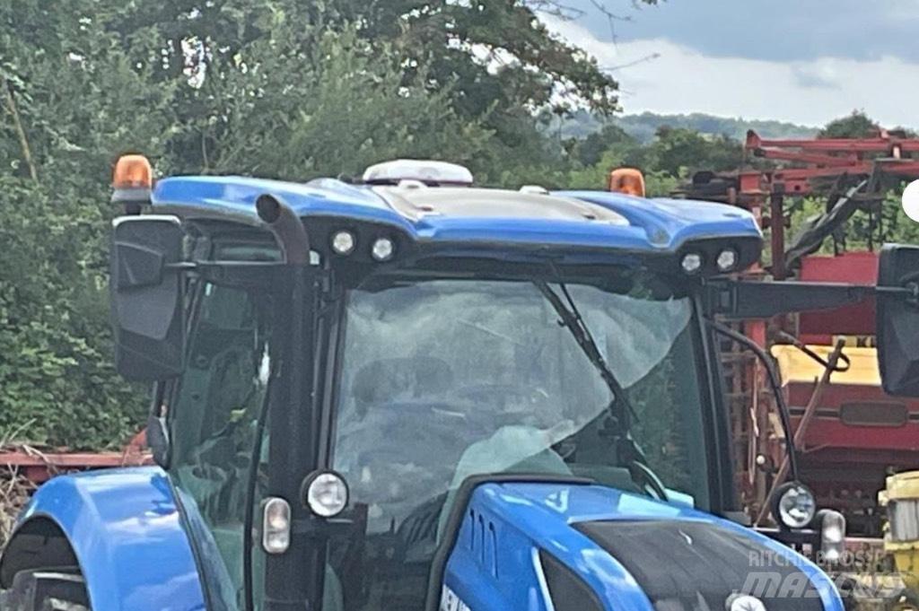 New Holland T 7.210 Traktoriai