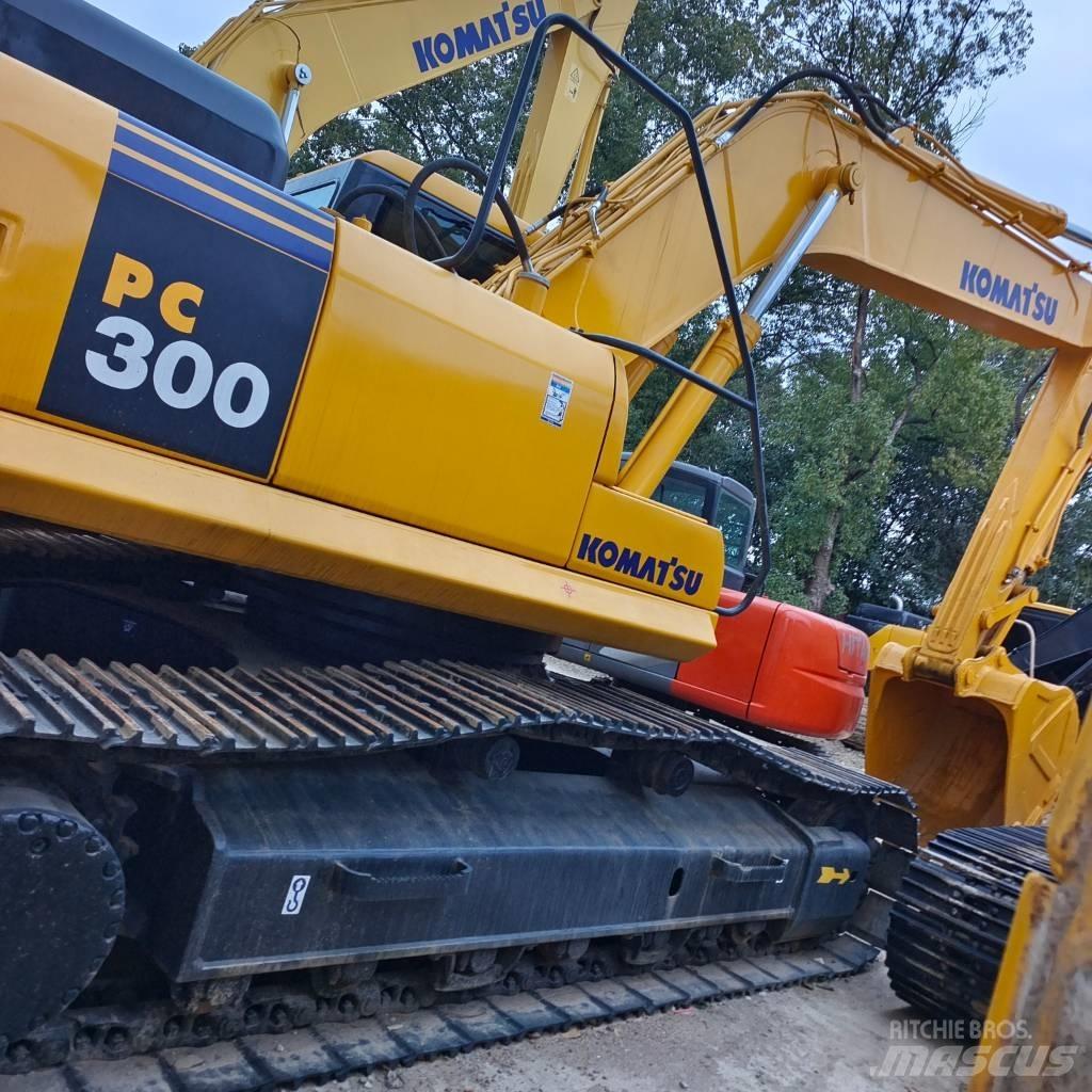 Komatsu PC 300 Vikšriniai ekskavatoriai