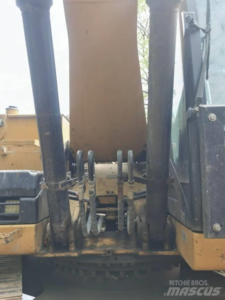 CAT 320 D L Vikšriniai ekskavatoriai