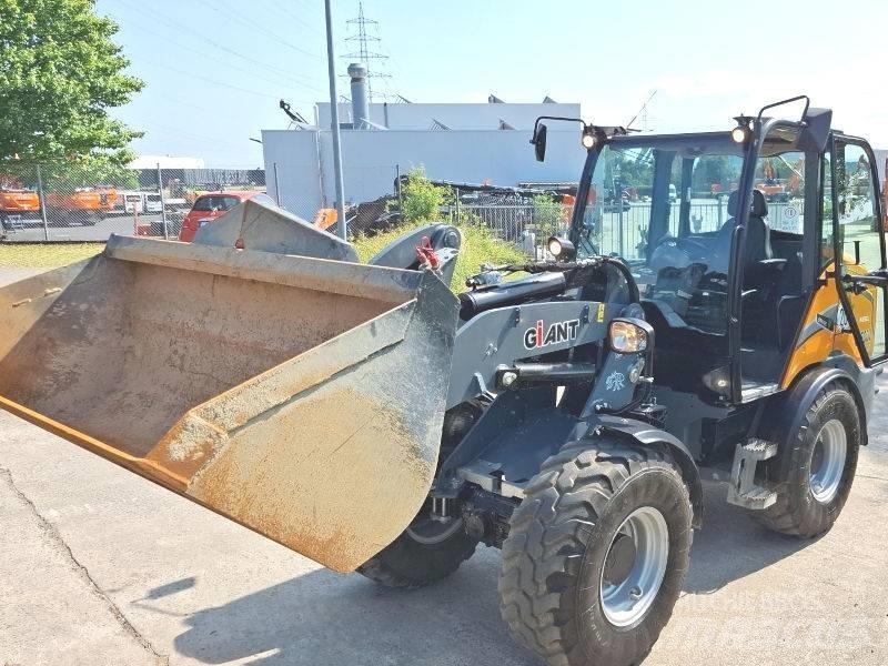 Giant G 5000 X-Tra Krautuvai su šoniniu pasukimu