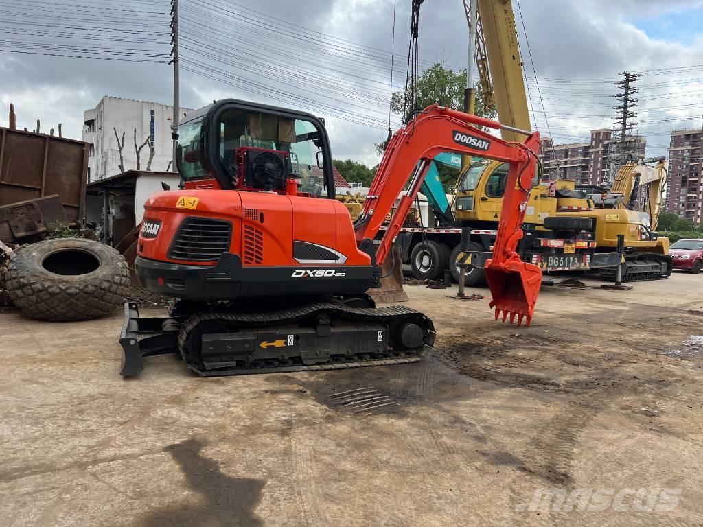 Doosan DX60 Vikšriniai ekskavatoriai