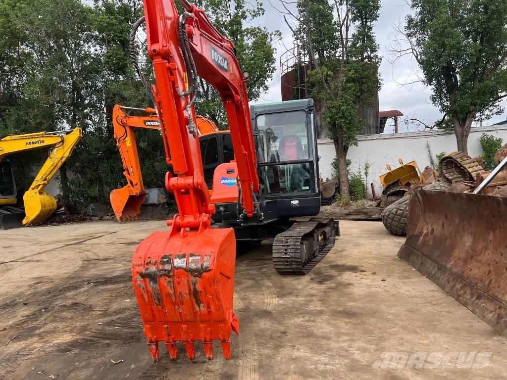Doosan DX60 Vikšriniai ekskavatoriai