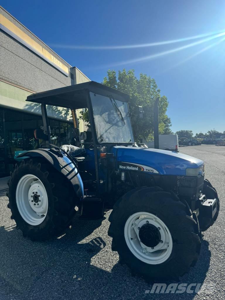 New Holland TN 70 Traktoriai