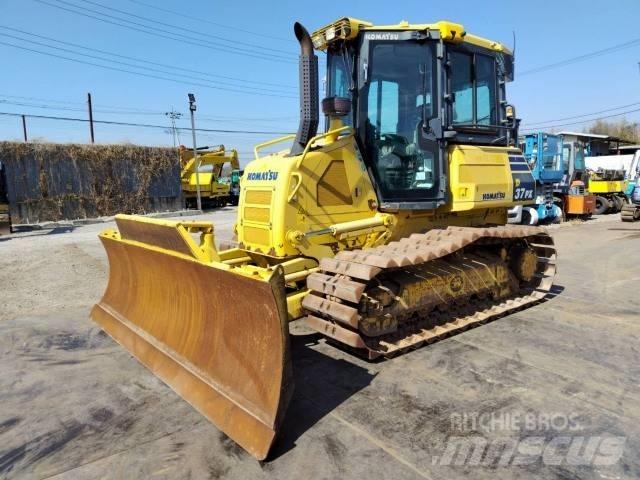 Komatsu D37PX-23 Vikšriniai buldozeriai