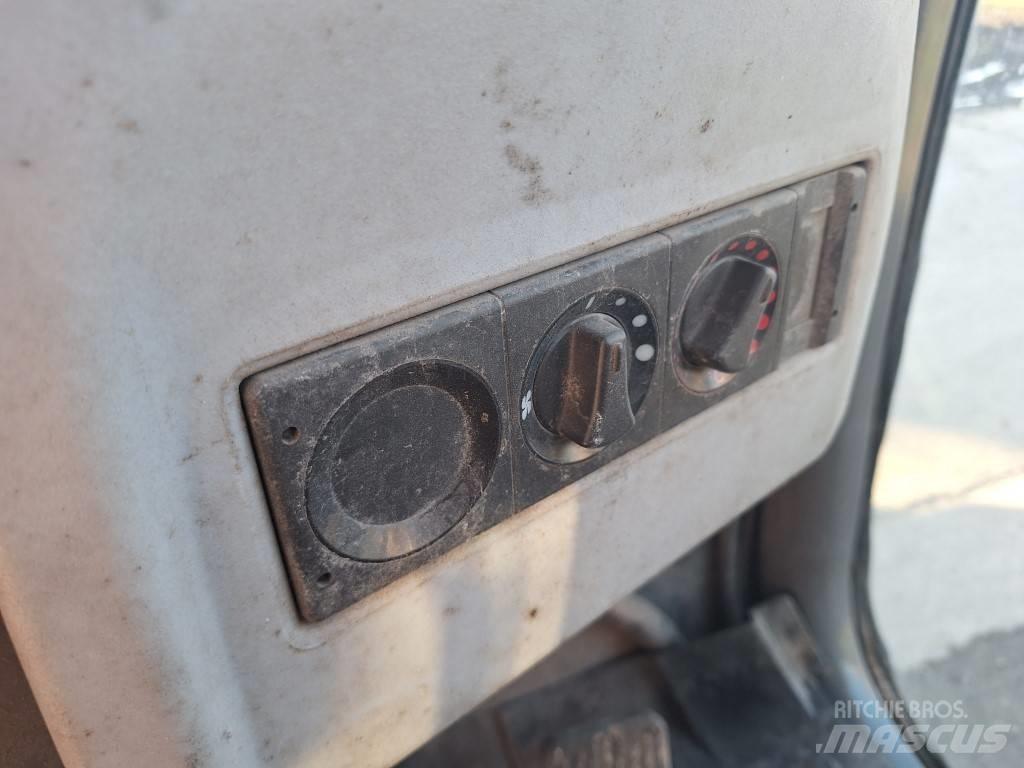 Hitachi ZW 75 Naudoti ratiniai krautuvai