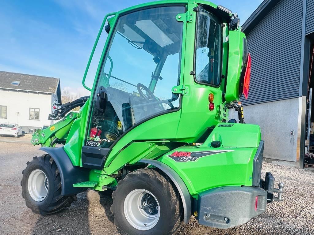 Avant 650 i Daugiafunkciniai pakrovėjai